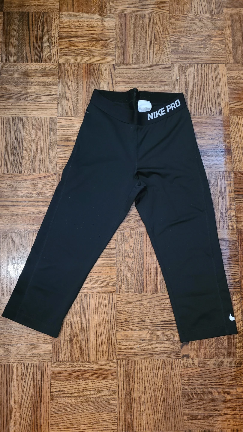 Nike Pro Women's Crop Leggings Black