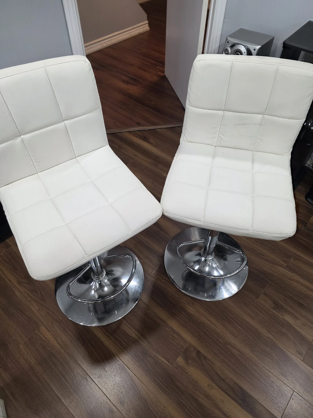 Set of 2 White Adjustable Bar Stools