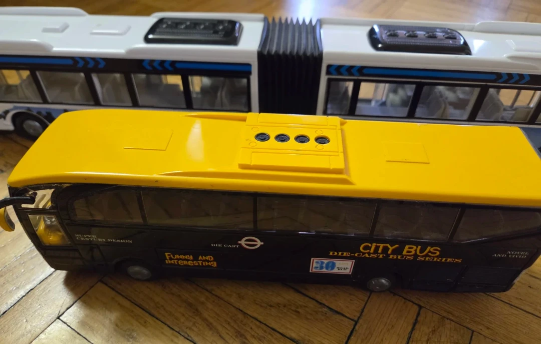 Set of Two City Bus Toy Models - photo 3