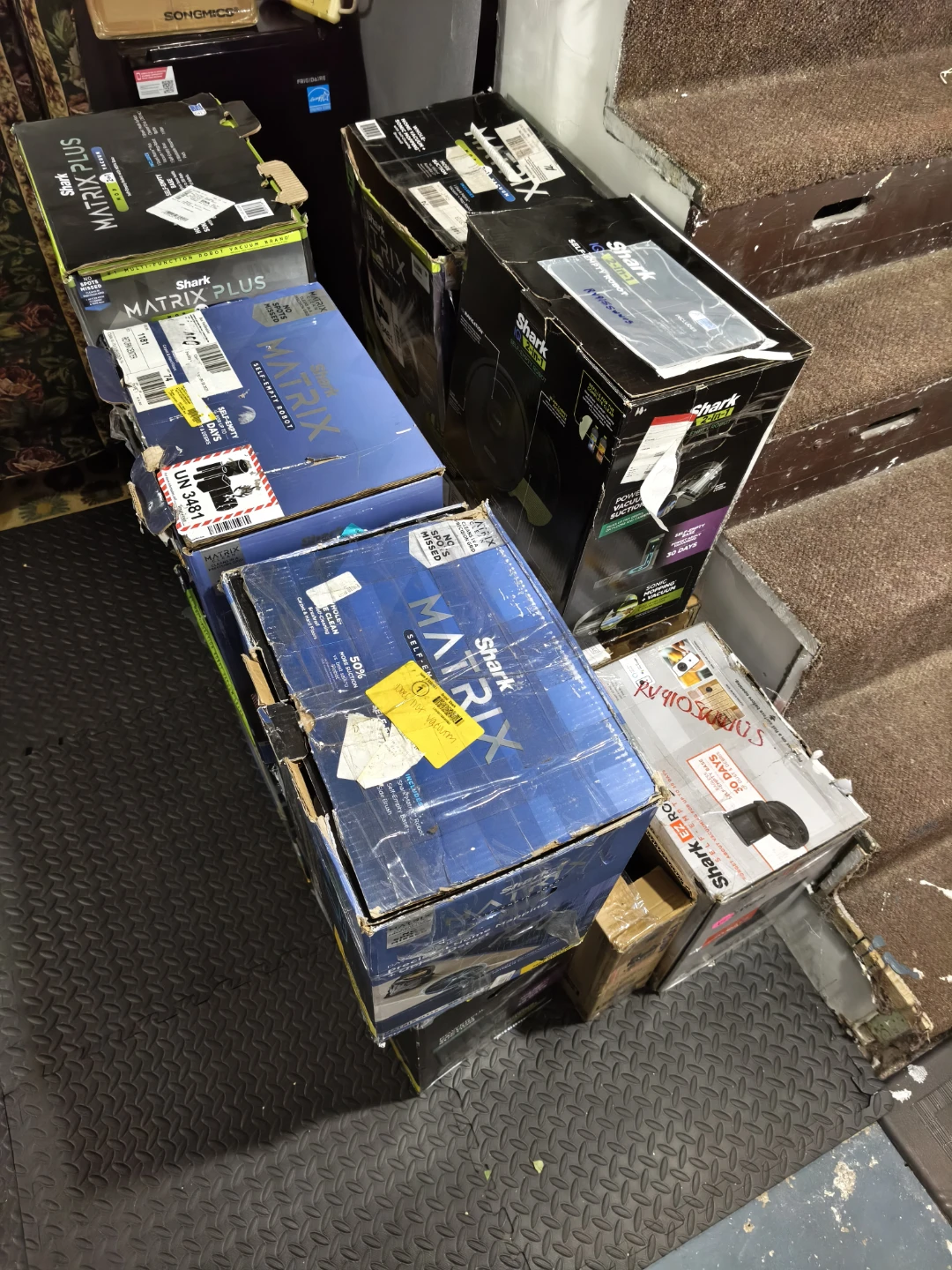 Lot of 15 Used Shark Matrix Robot Vacuum cleaners - photo 3