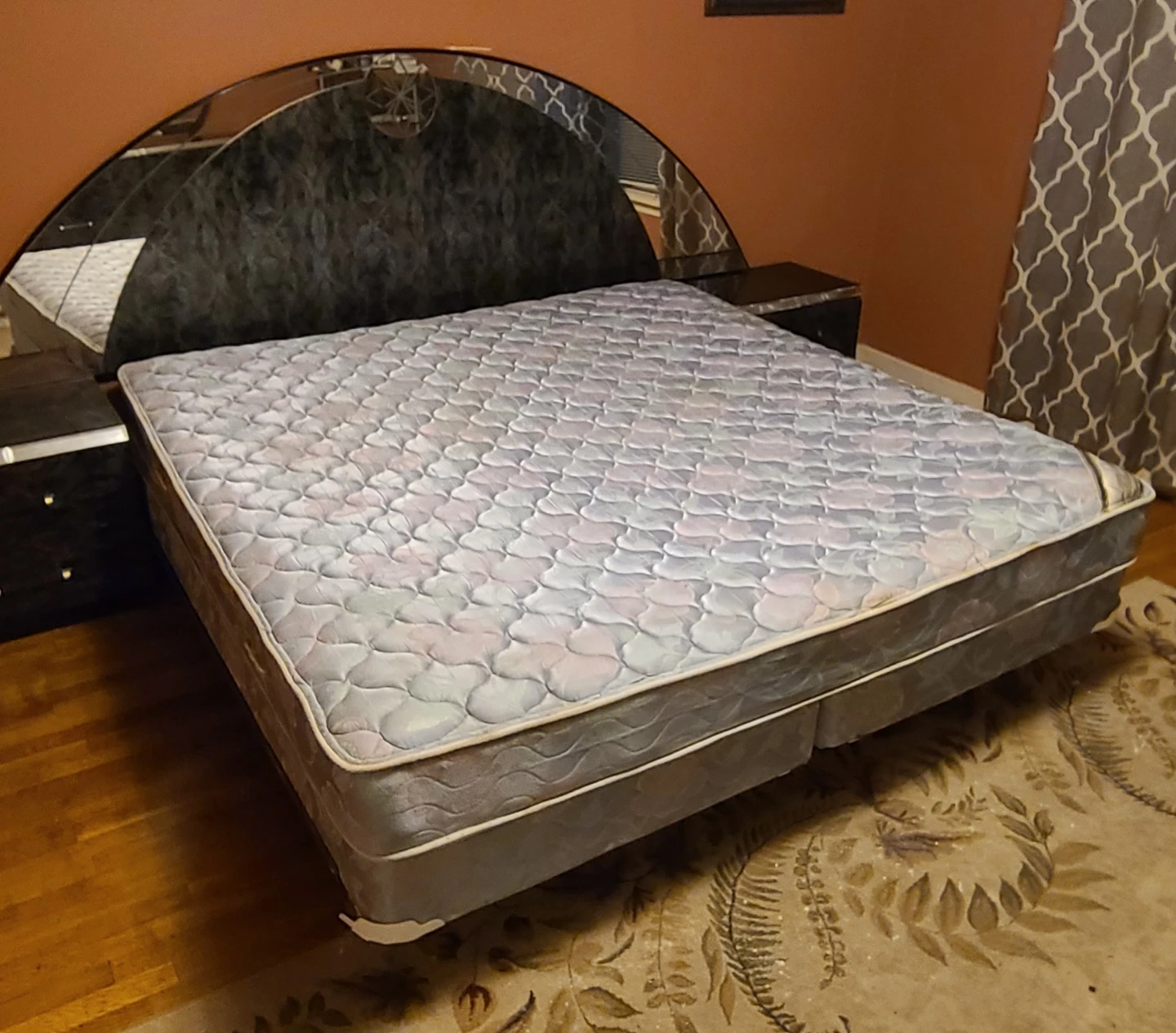 Modern Bedroom Set with Bed Frame and Dresser - photo 5
