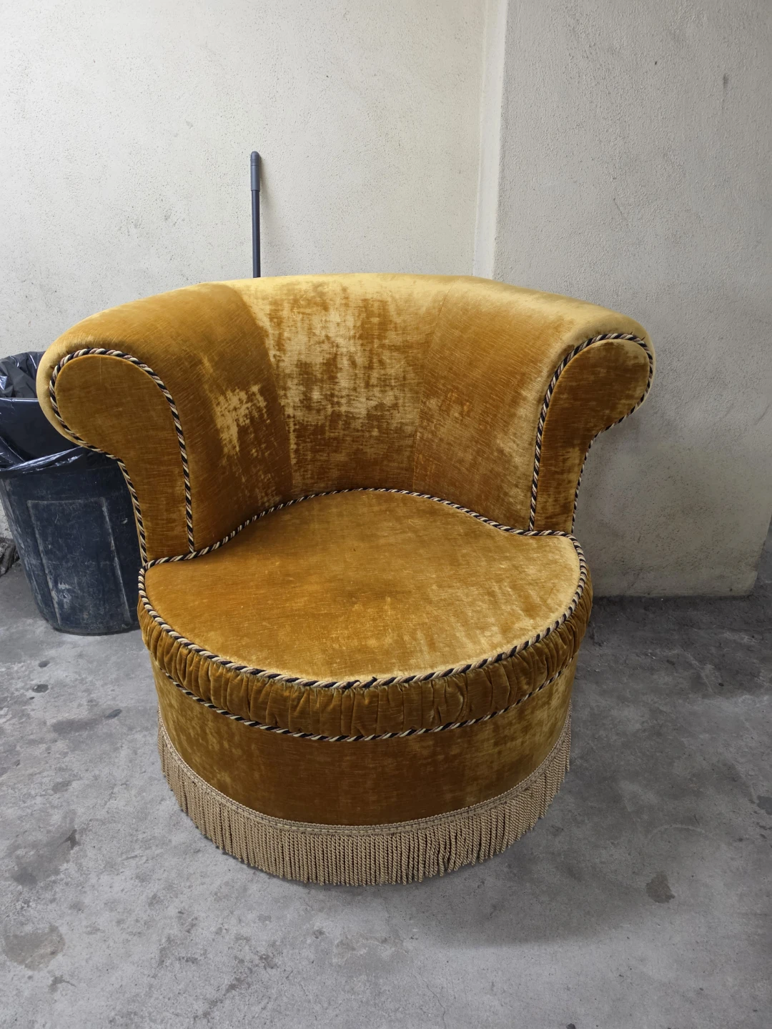Vintage Yellow Velvet Accent Chair - photo 3