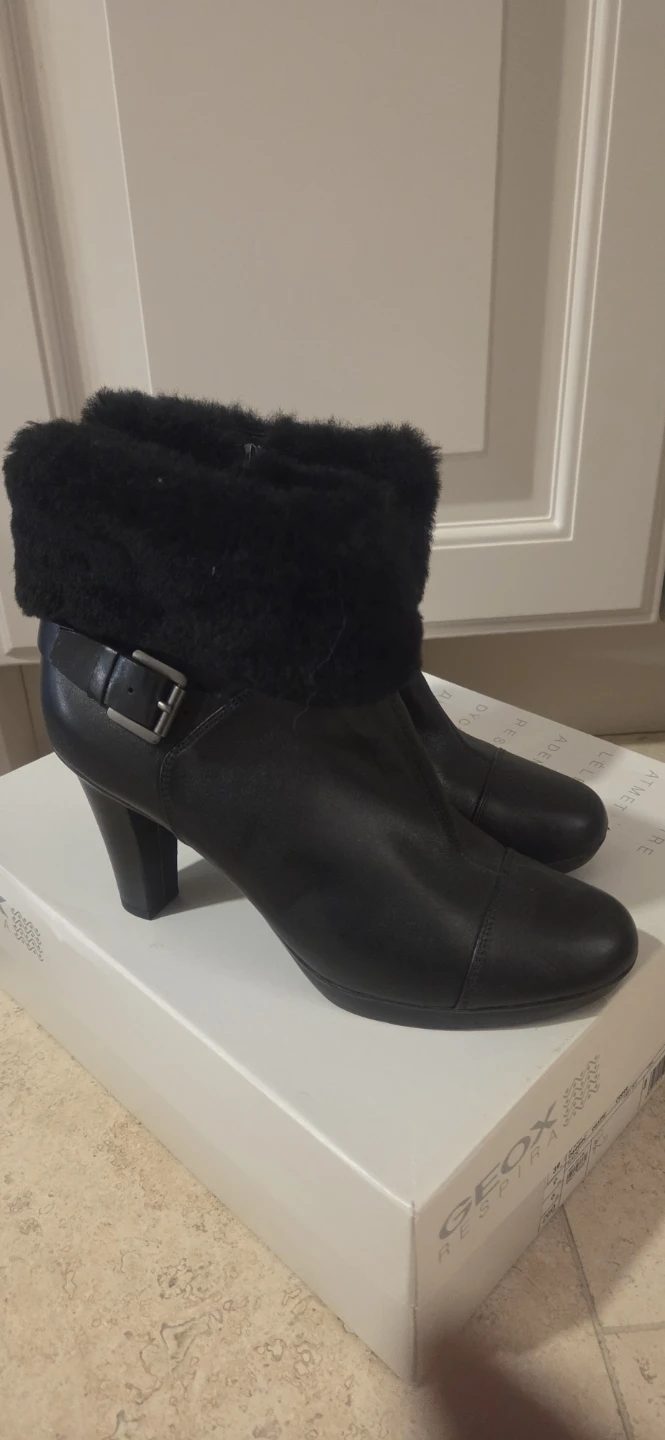 Geox Respira Black Leather Ankle Boots - photo 3