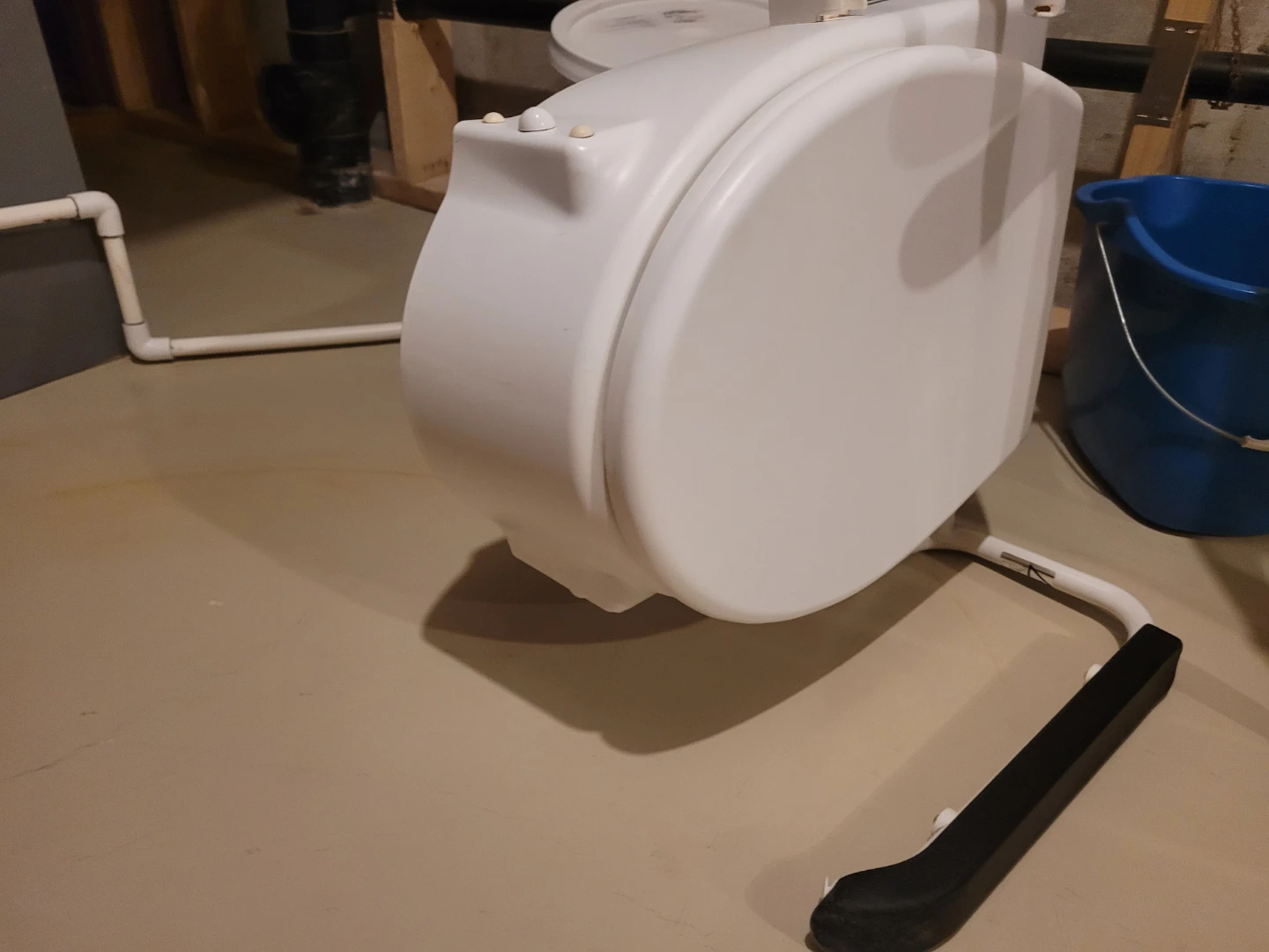 Walkers & sanitized raised toilet seat - photo 5