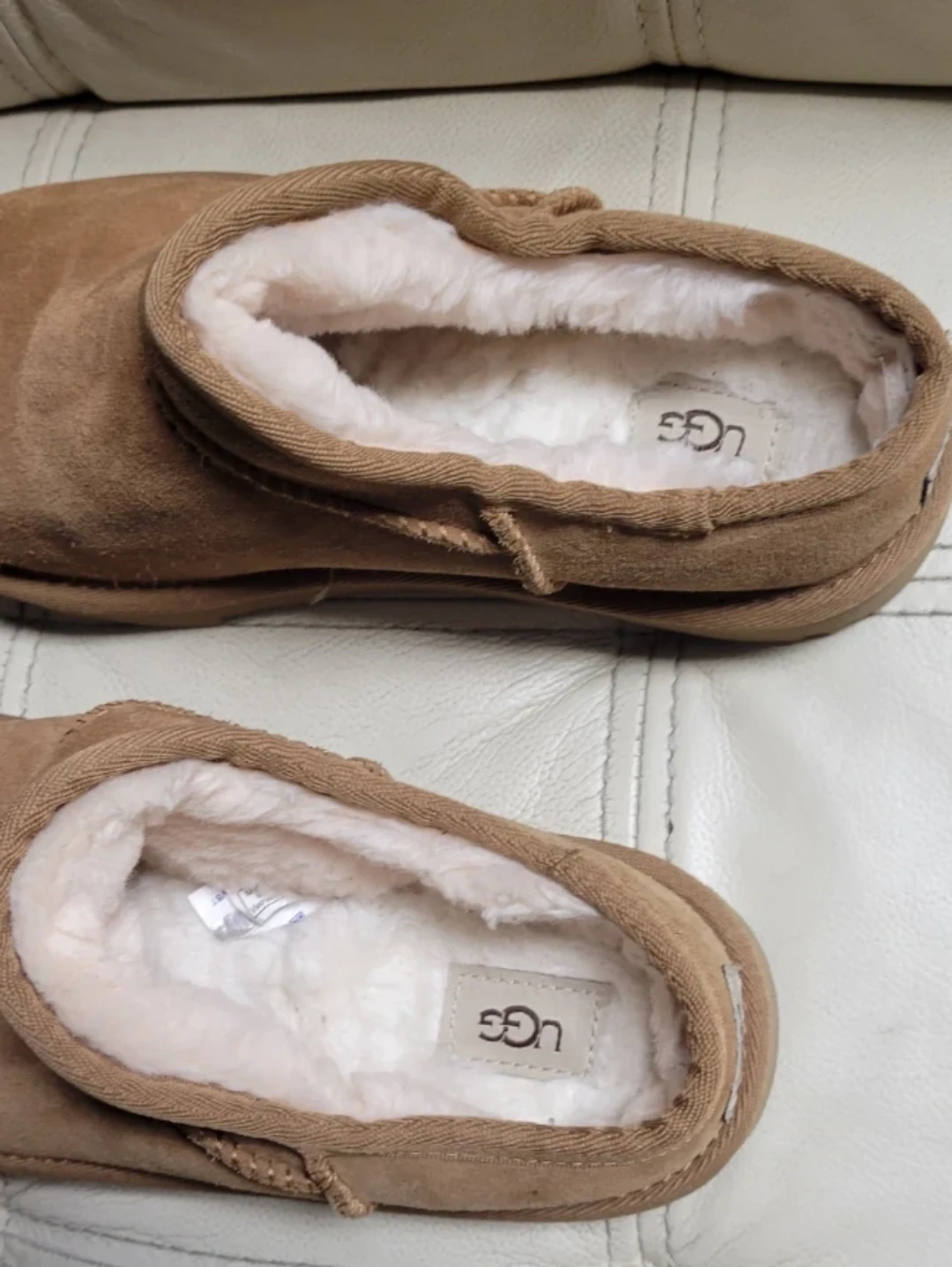 UGG slip  on  Slippers Chestnut sz 4 kids/ 6 women's - photo 2