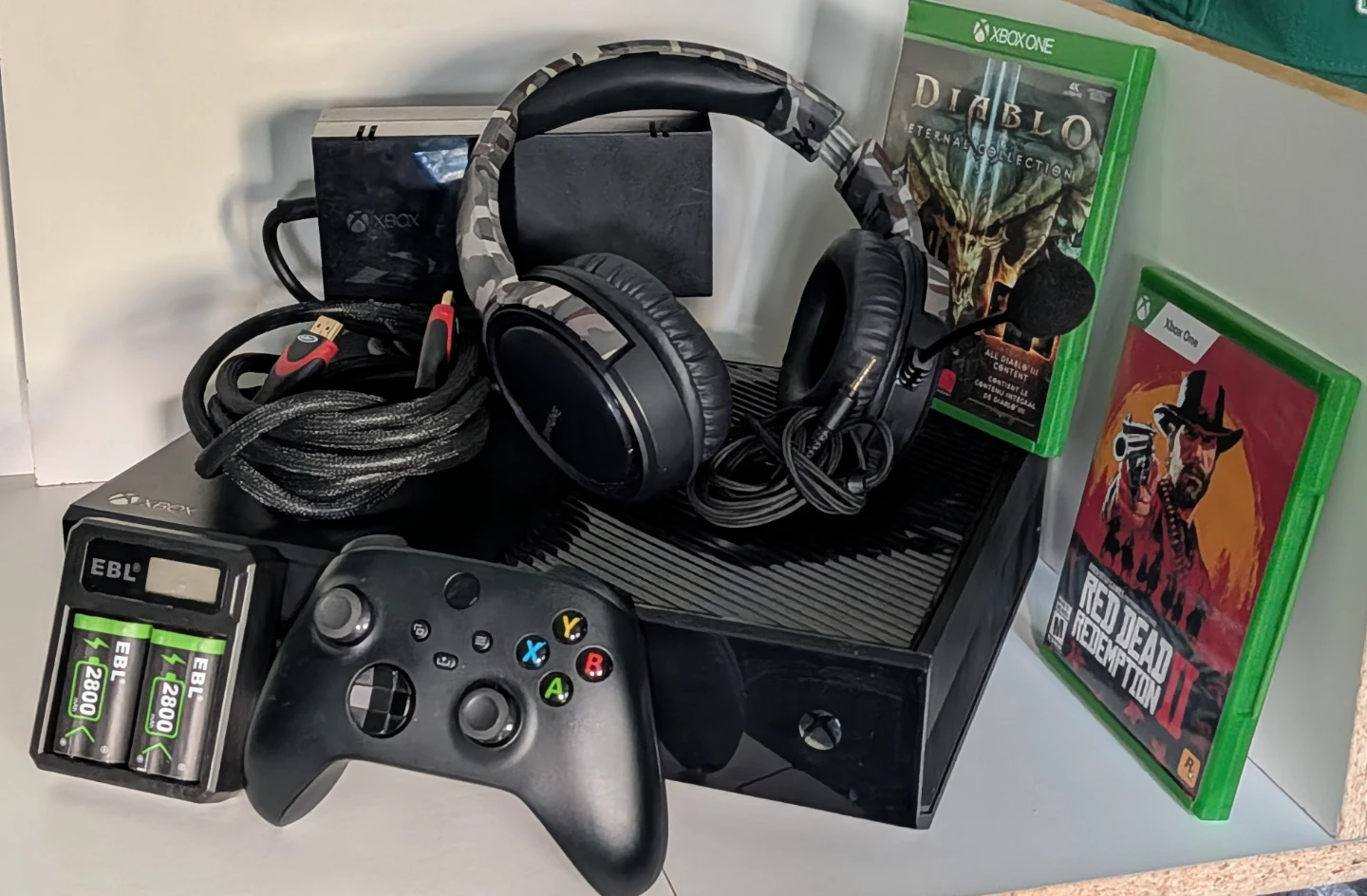 Microsoft 500GB Xbox One Bundle - Priced To Sell - $160