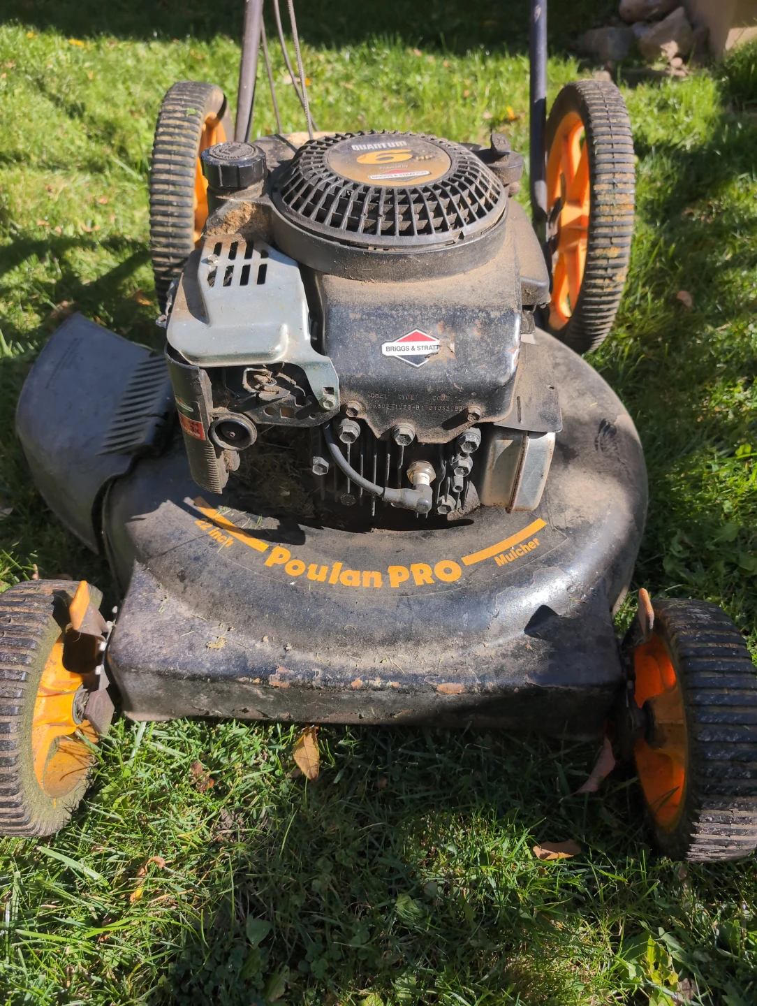 Poulan Pro 22-inch Gas Lawn Mower