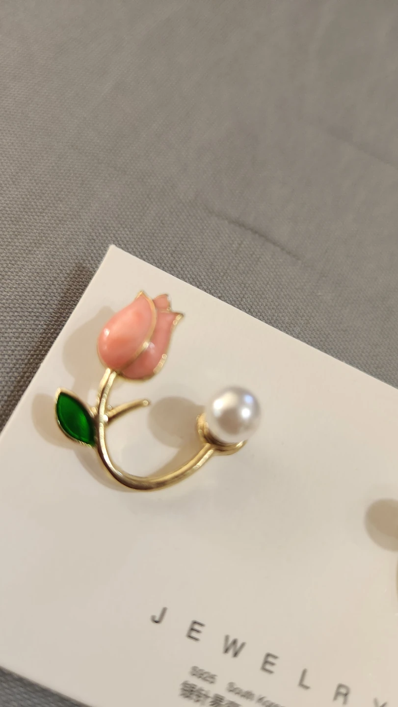 Tulip Stud Earrings with Pearl - photo 2