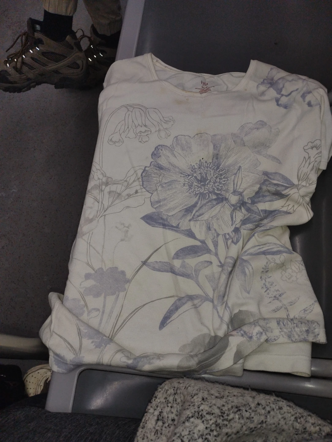 iyla Floral Graphic T-Shirt