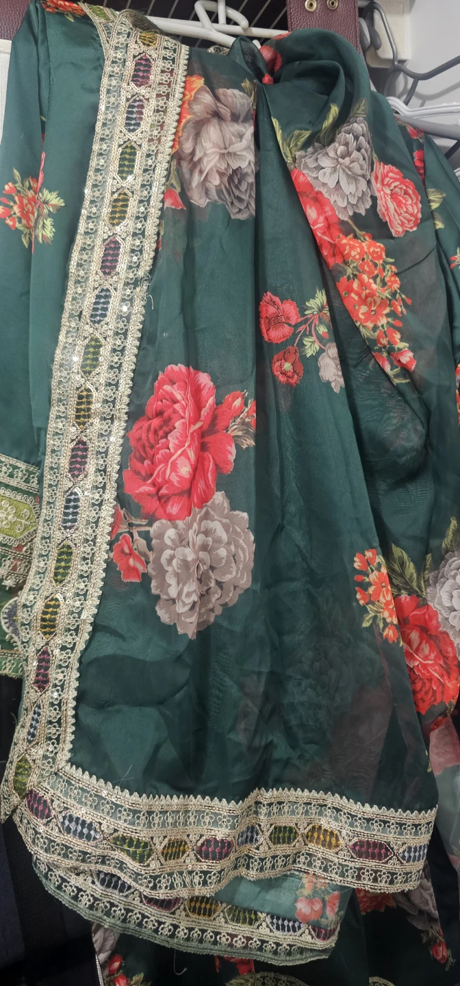 Floral Embroidered Green Kurti - photo 3