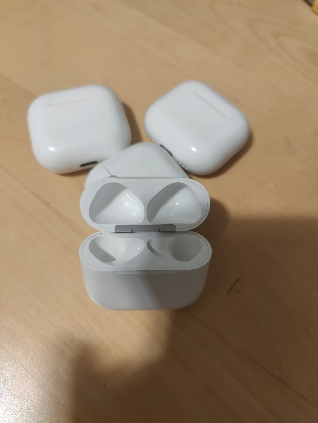 Apple AirPods 4th Gen CHARGING CASE (ANC)