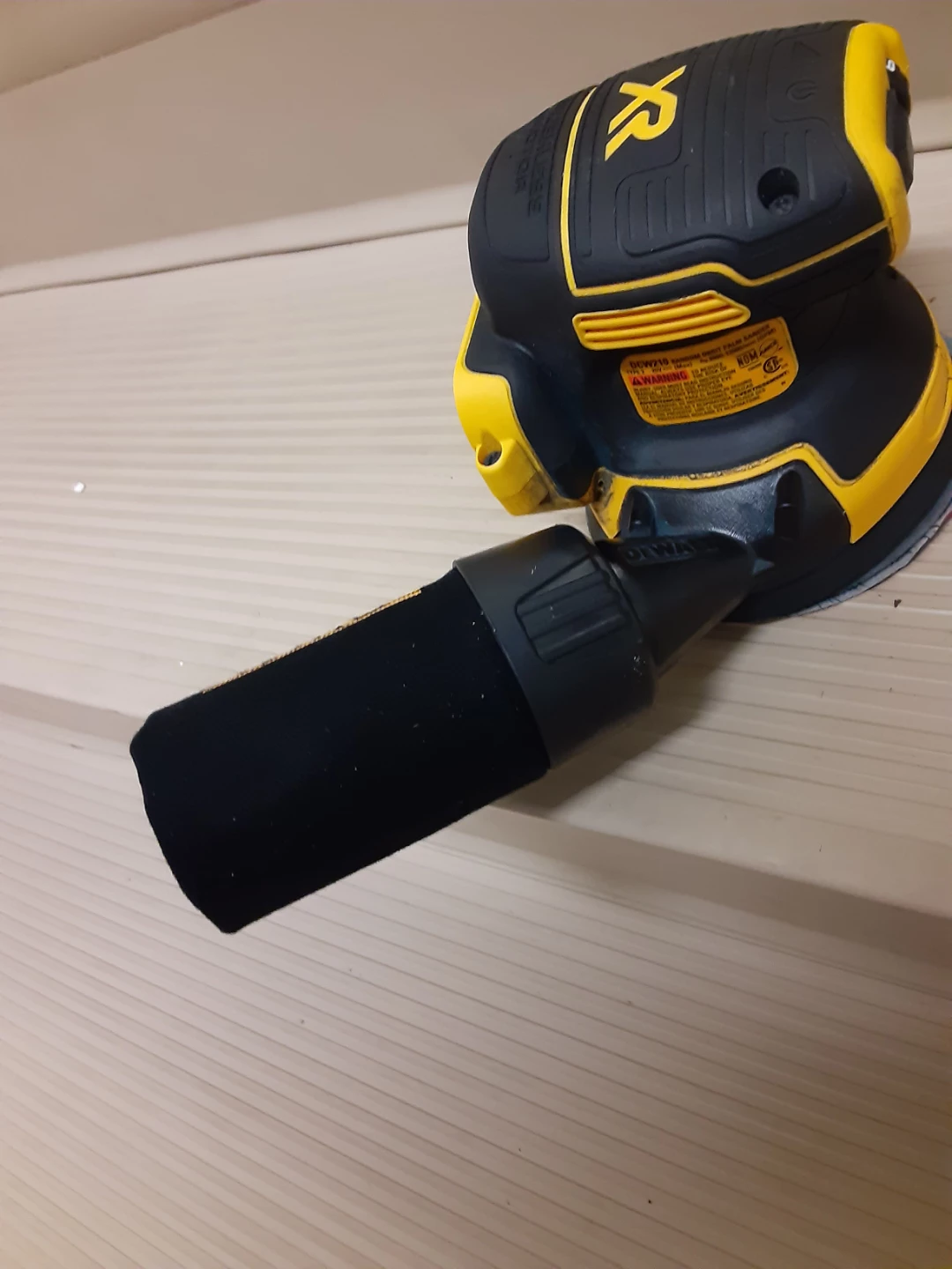 DEWALT XR Brushless Random Orbit Sander DCW210 - photo 4