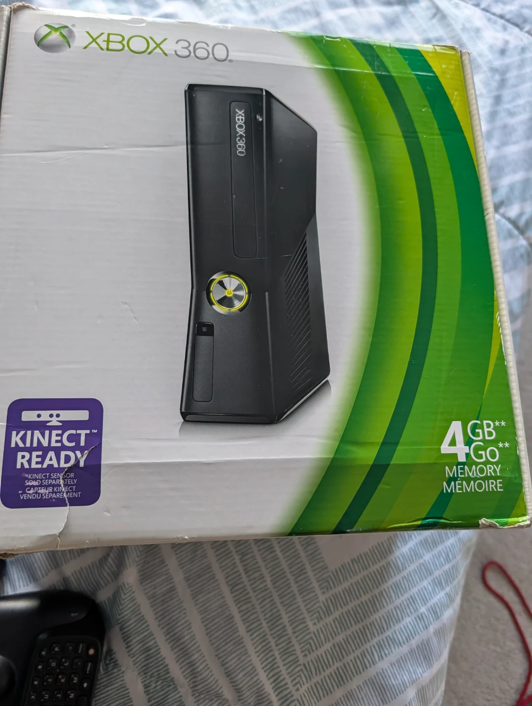 Xbox 360 4GB Console with Kinect and Games - photo 2