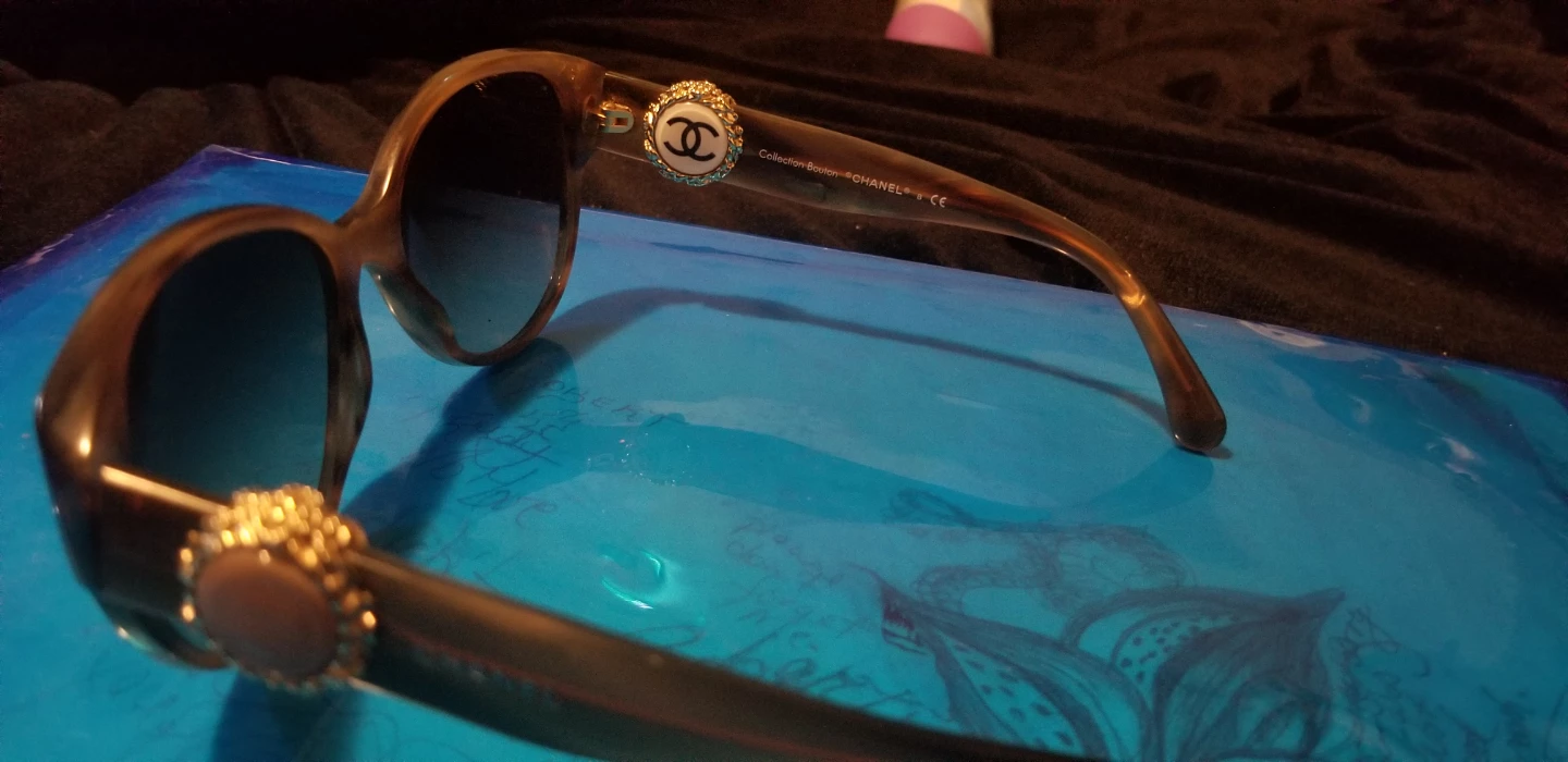 Chanel Collection Bouton Sunglasses - photo 2