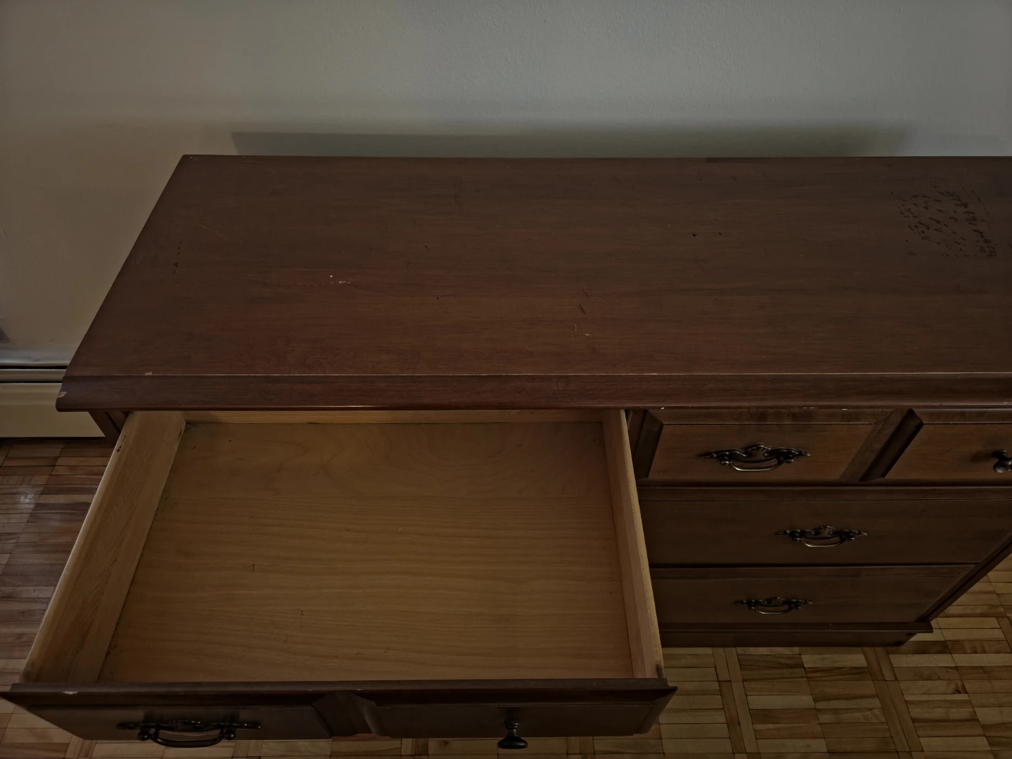 Wooden Dresser with 6 Drawers