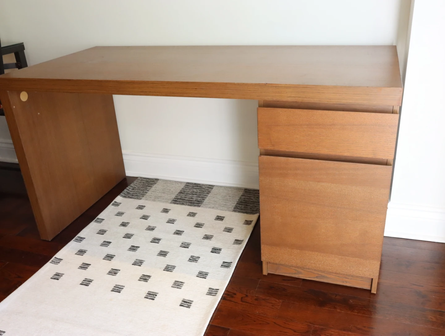 IKEA Malm Desk with IKEA Faux Leather Swivel Chair - photo 4