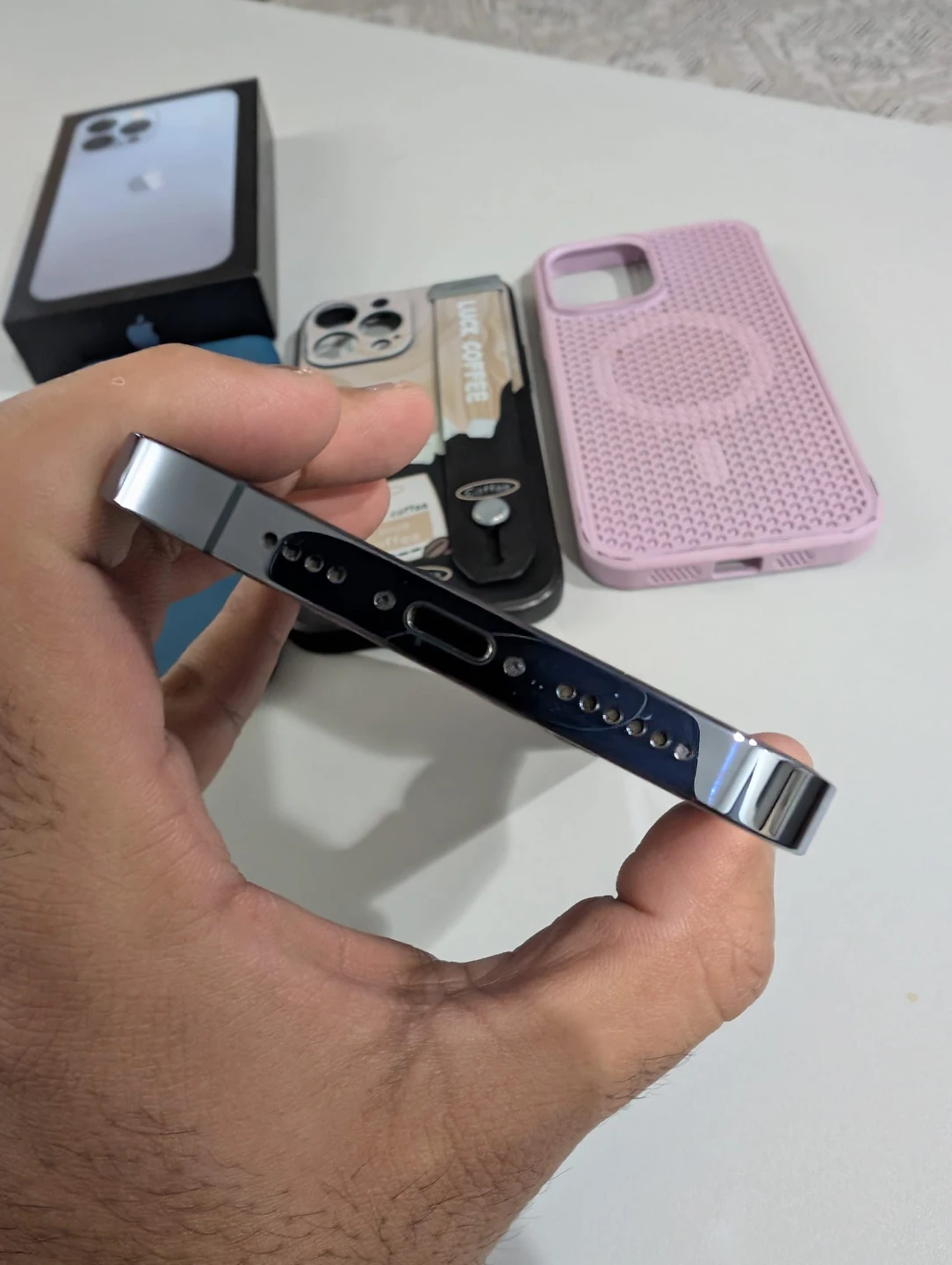 iPhone 13 Pro Max - photo 4