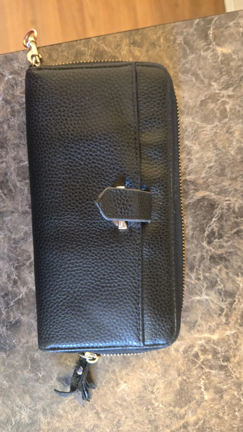 Women's black wallet