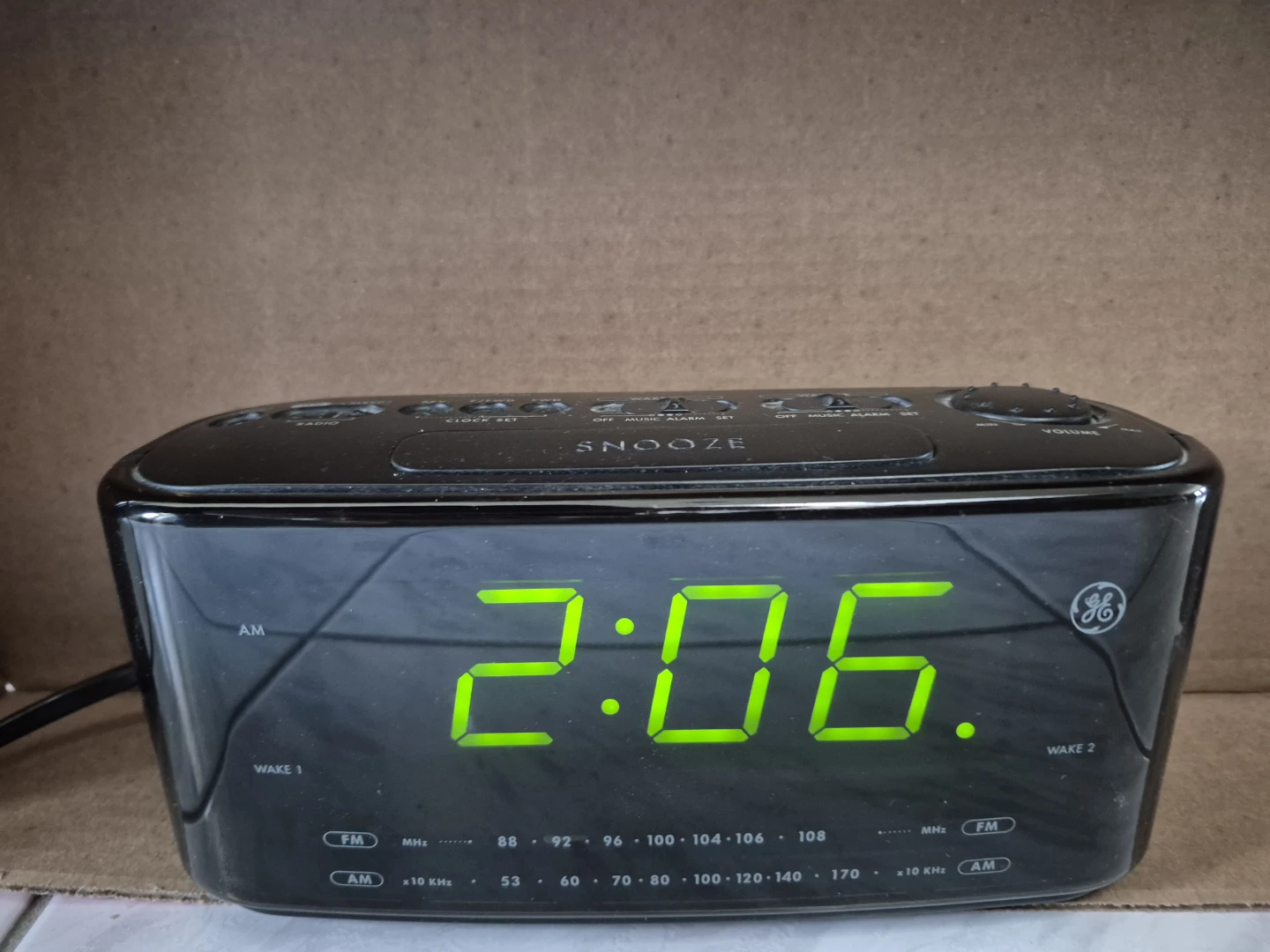 GE Digital AM/FM Clock Radio 7-4852B