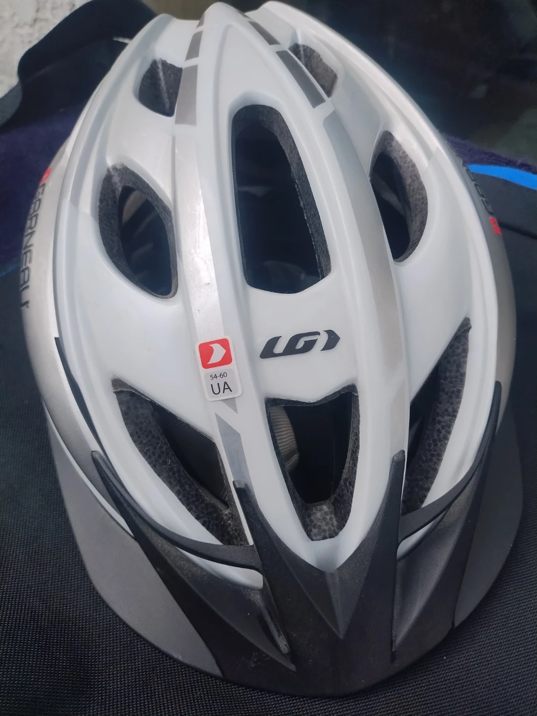 Louis Garneau Cycling Helmet Size M - photo 2