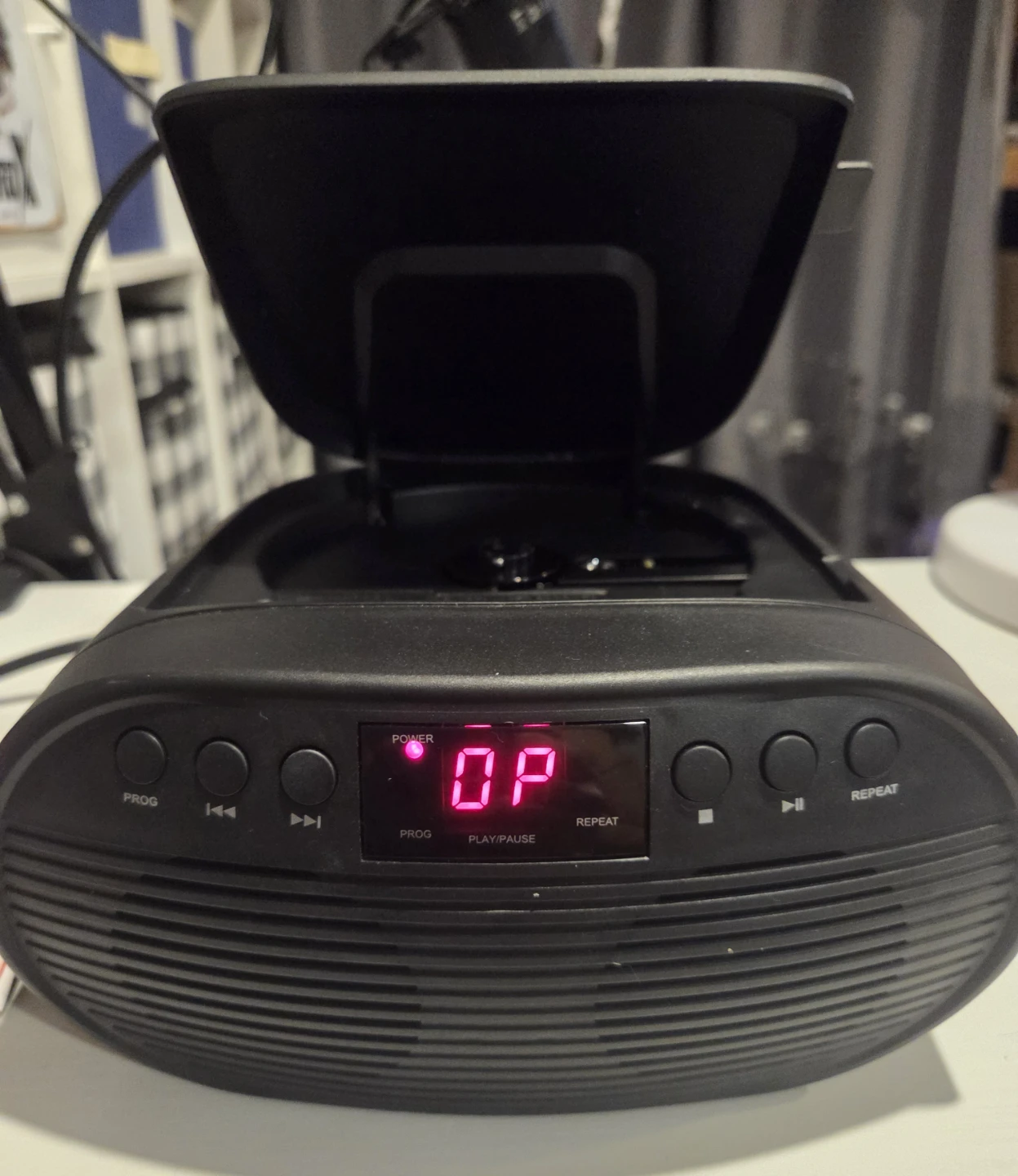 Proscan Portable CD Player and radio