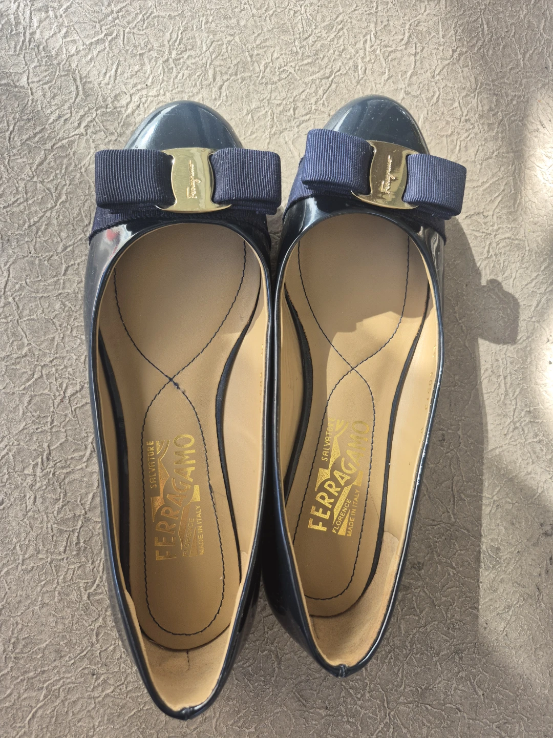 Salvatore Ferragamo Navy Patent Bow Flats - photo 3