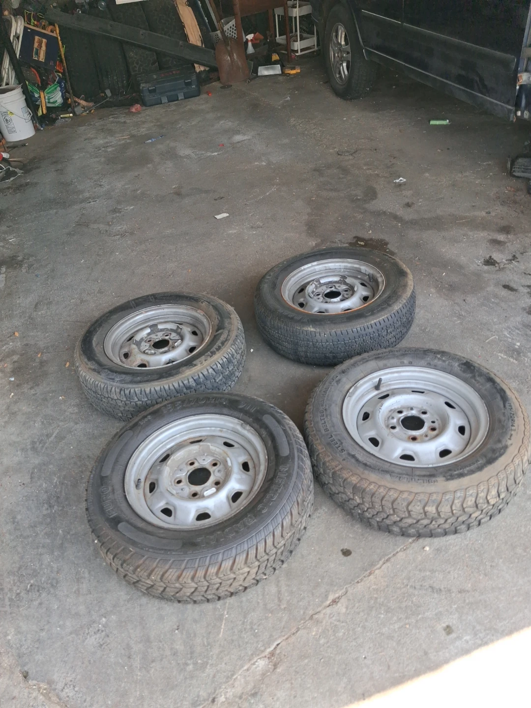 Set of 4 Tires and Steel Rims 195/70R14 - photo 4