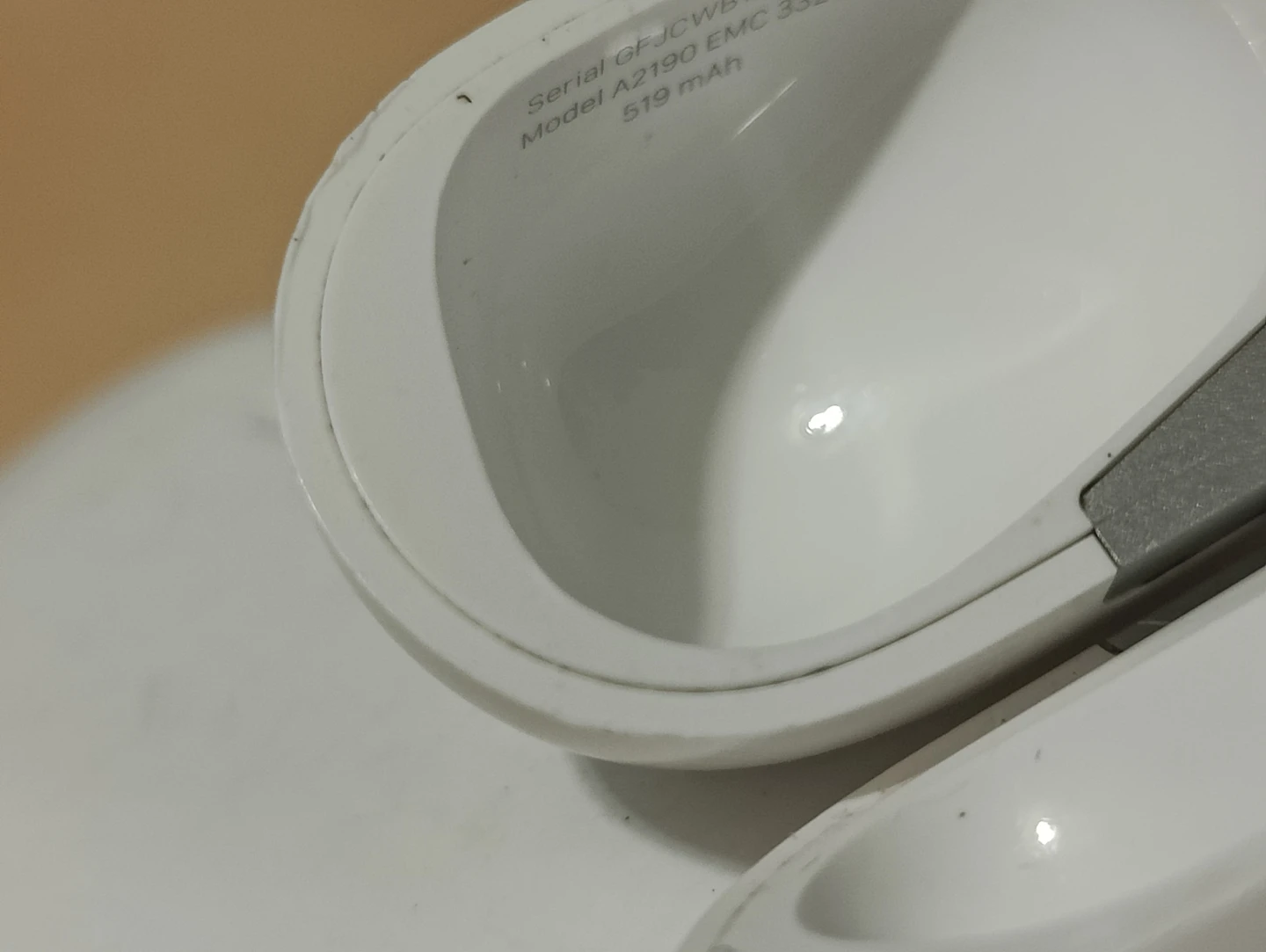 Apple AirPods Pro 1st Gen Charging Case - photo 2