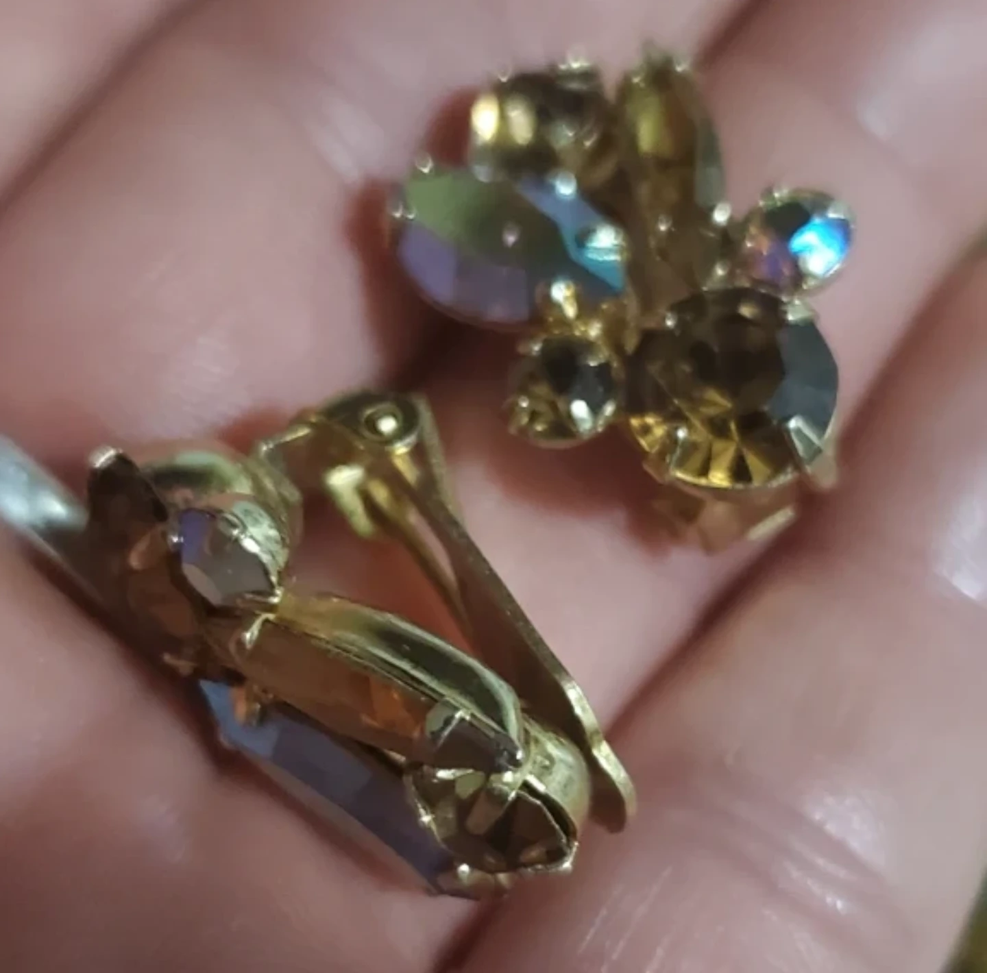 Vintage Gold-Tone Rhinestone Clip-On Earrings - photo 3