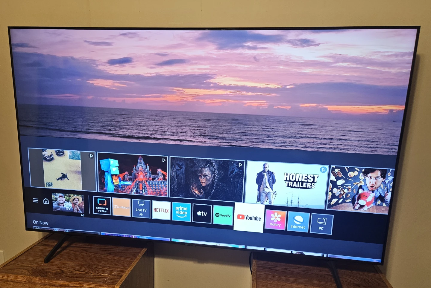 65" Samsung UHD 4K LED Smart TV - photo 2