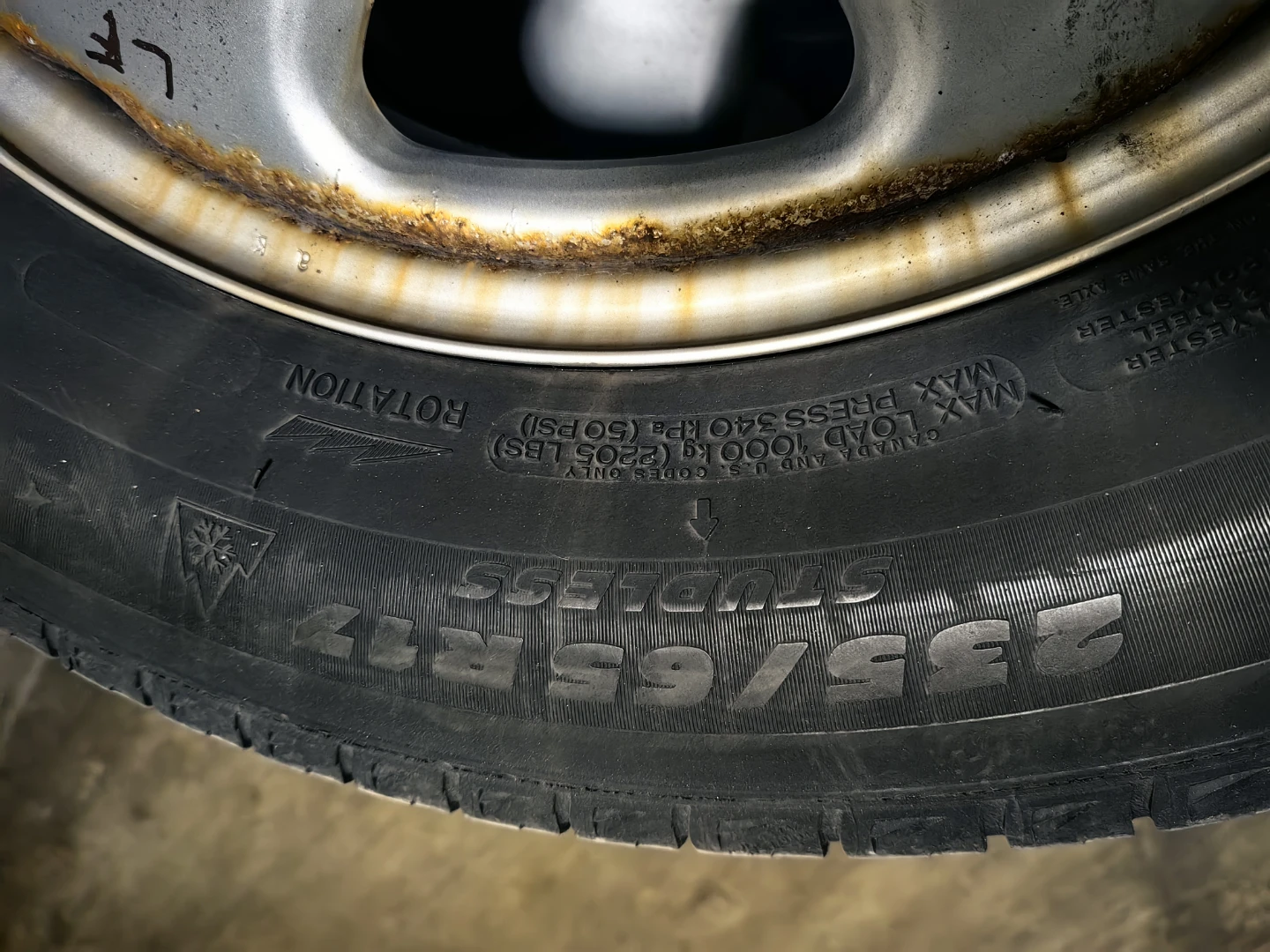 Set of 4 Michelin Latitude Winter Tires on Rims - photo 3