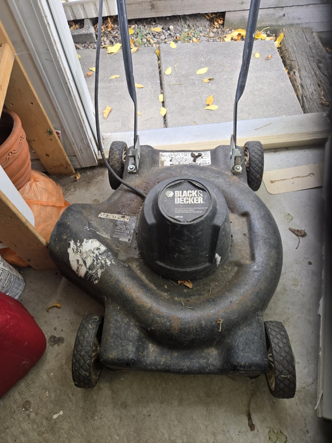 Black & Decker LM115 18" Electric Mower