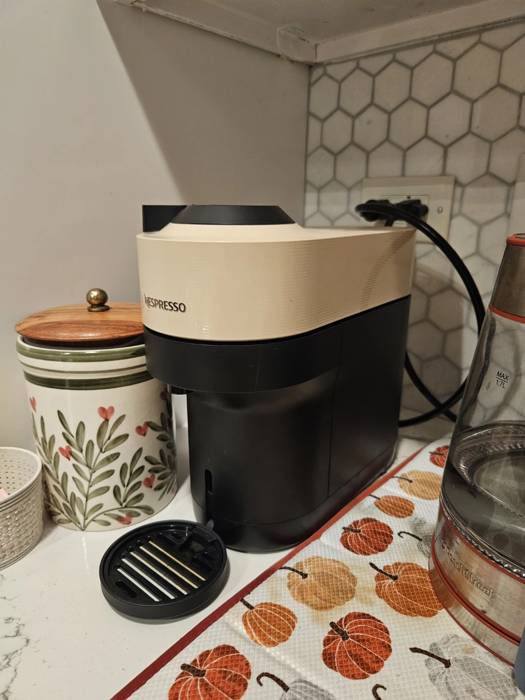 Nespresso Vertuo Pop+ Coffee & Espresso Machine – Coconut White - photo 2