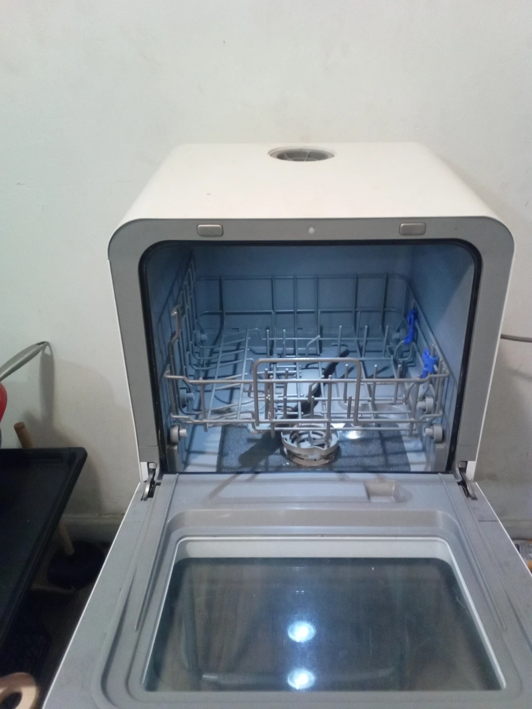 Portable dishwasher