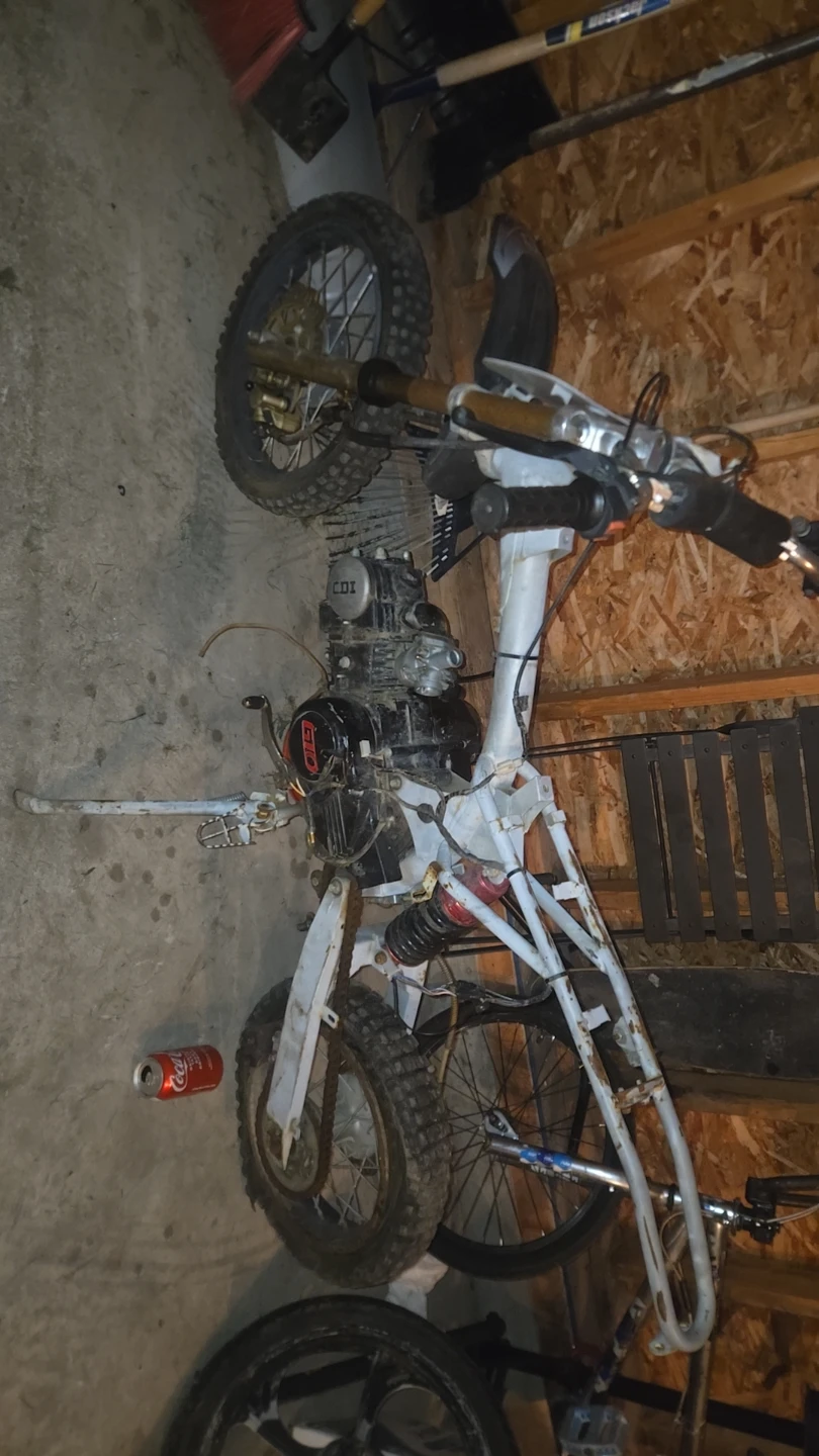 GIO dirt bike frame and engine - photo 5