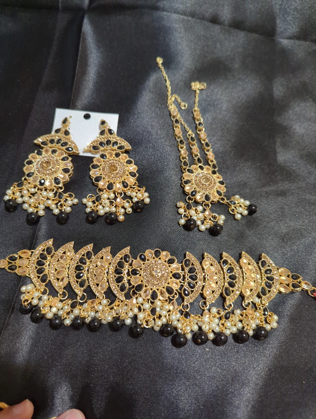 Gold-Tone Statement Jewellery Set with Black Beads - photo 2