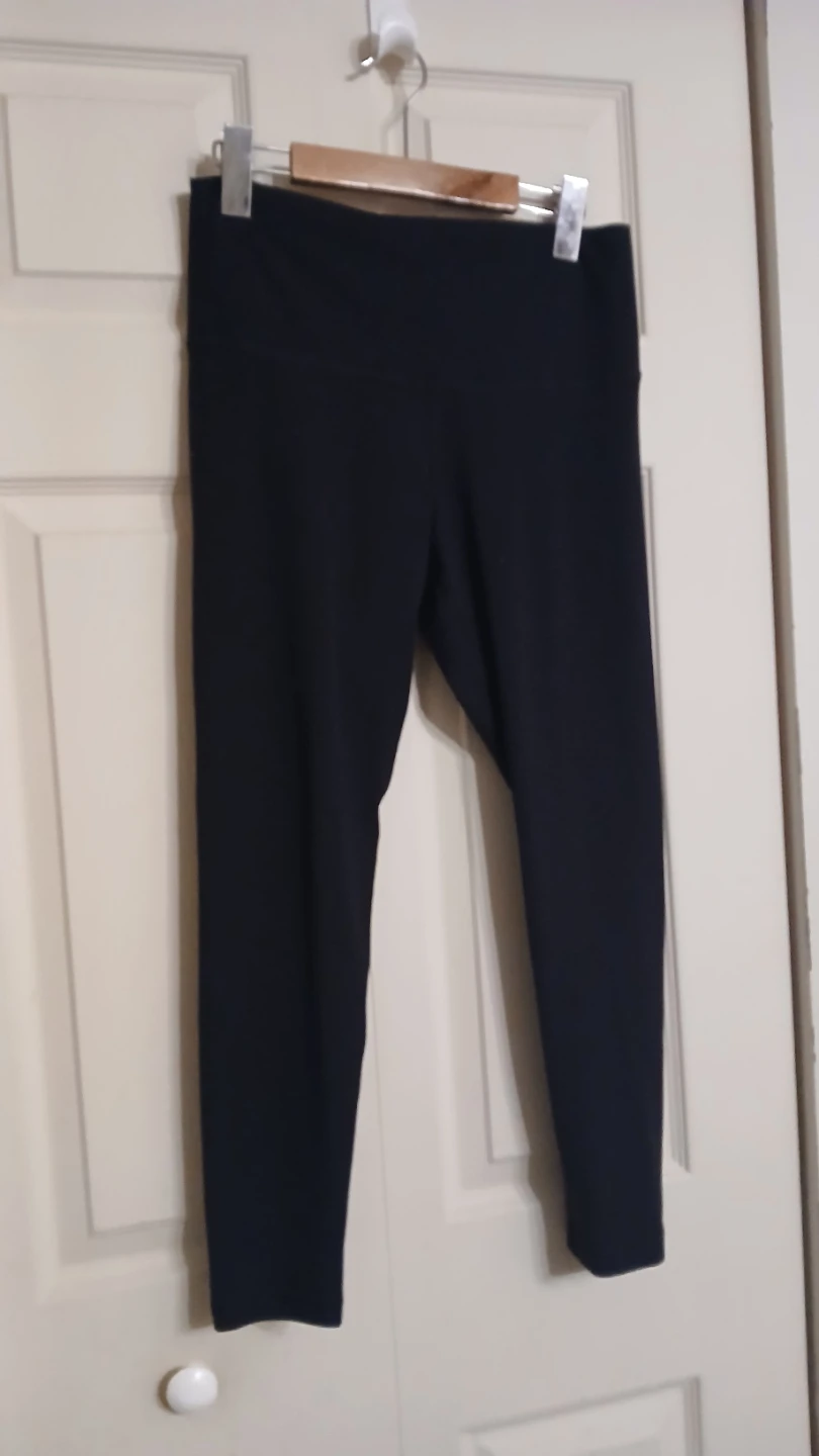 TNAction Aritzia black leggings, size large (L)
