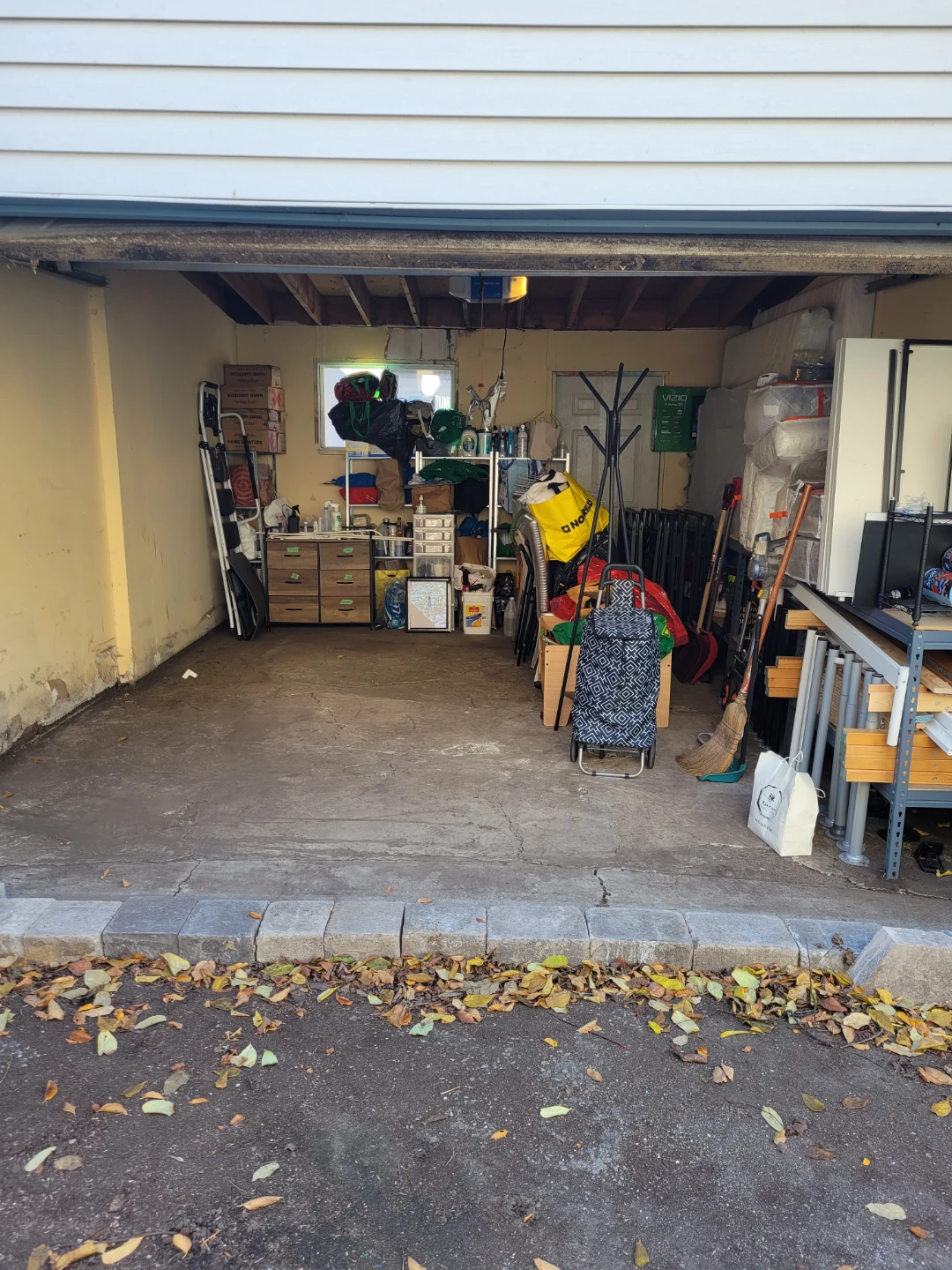 SHARE garage parking for rent
