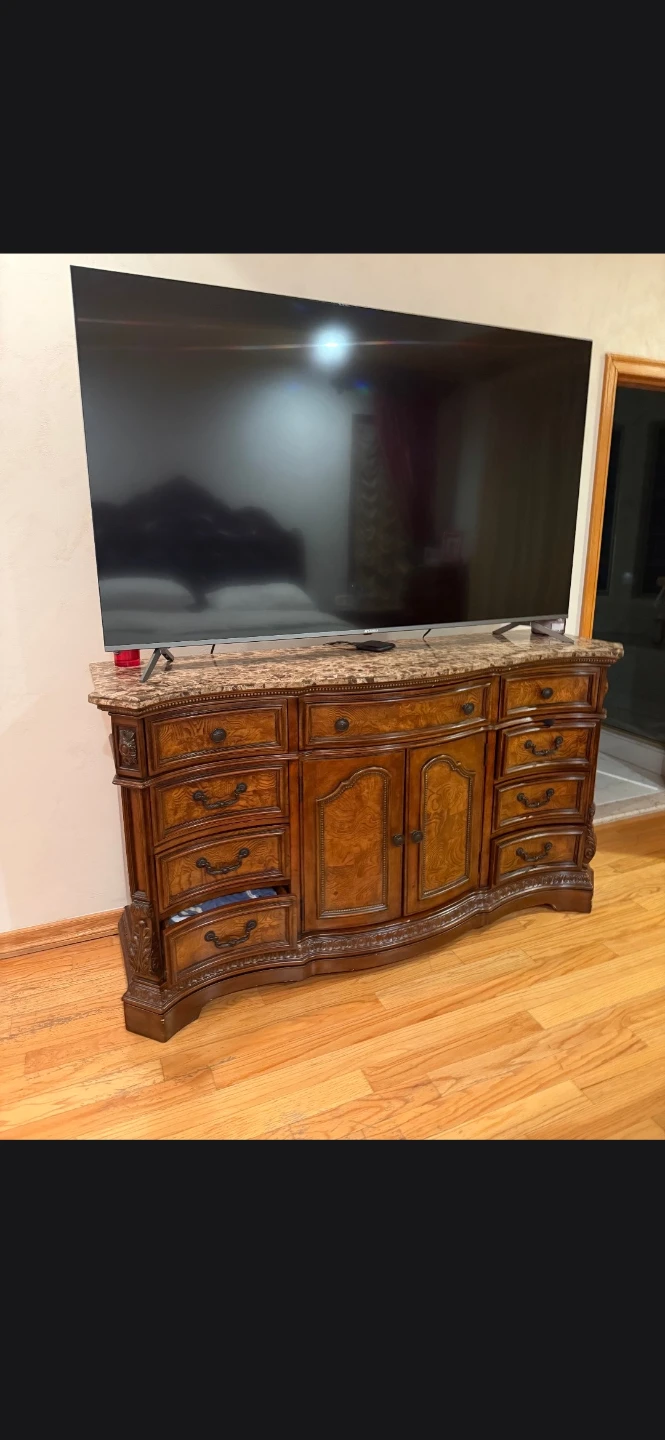 Ornate Wooden Bedroom Dresser and Nightstand Set - photo 3