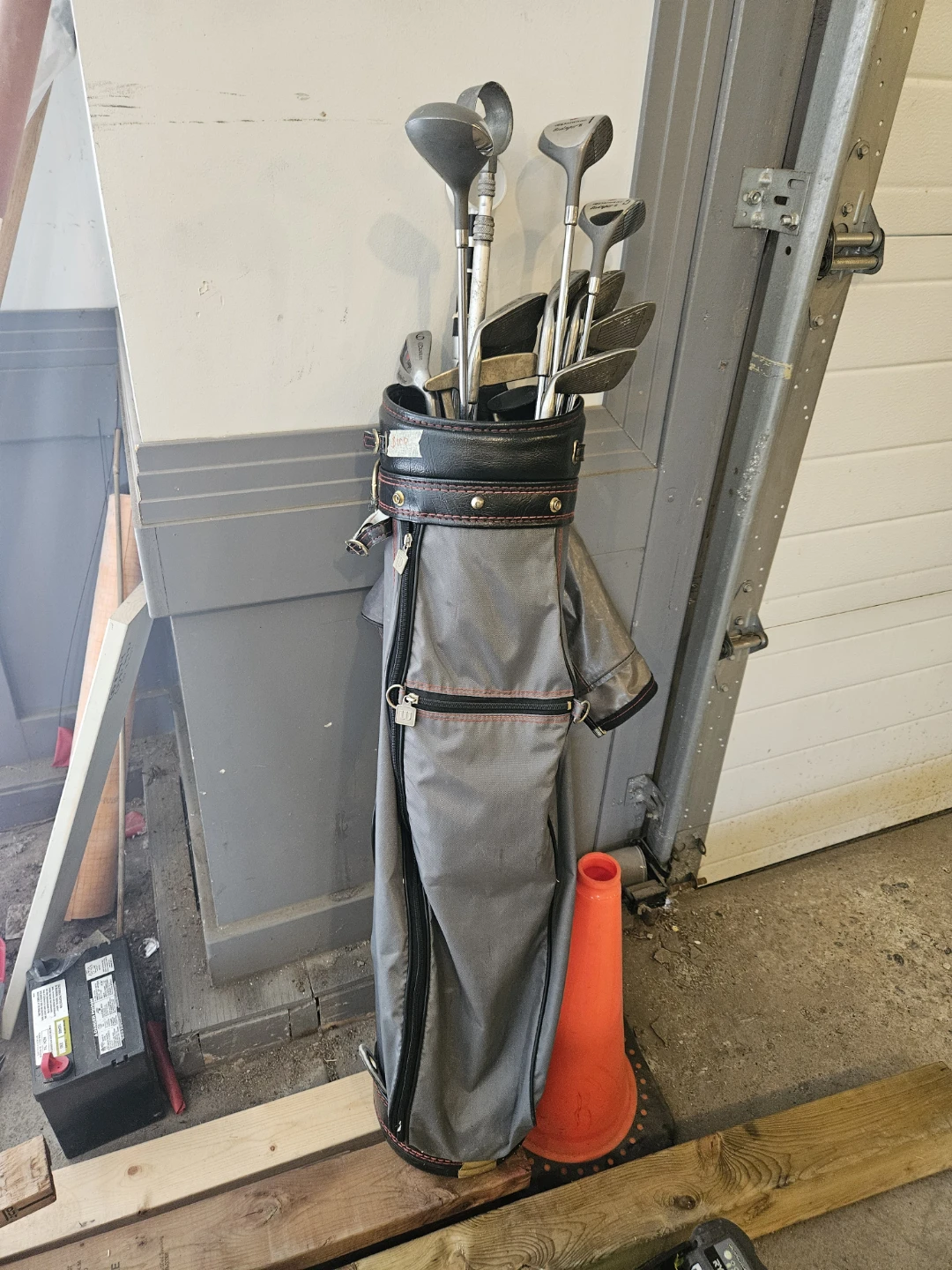 Wilson Golf Club Set and Bag