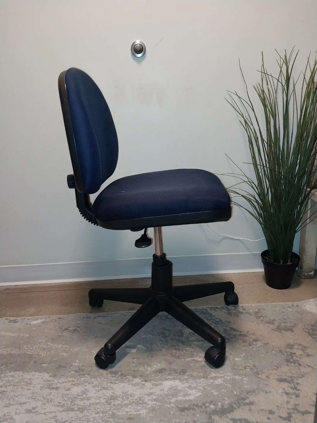 Office Chair – Navy Blue – Adjustable Height - photo 2
