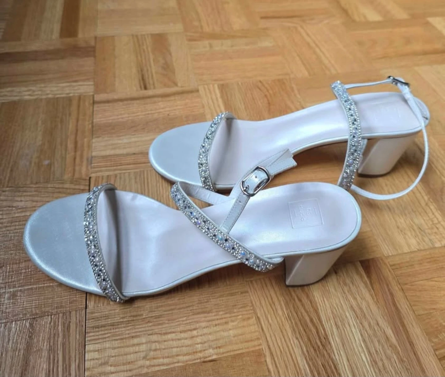 Beaded strappy Party shoes - photo 2