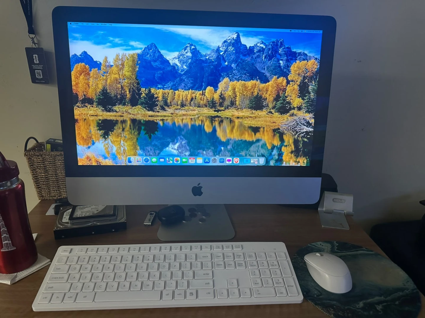 Imac 21.5" 2019 4k   , 1TB SSD, 32gb memory, Graphics 4gb
