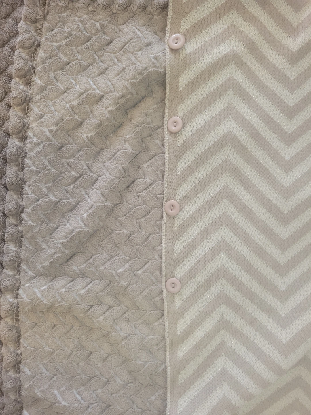 Chevron Pattern Buttoned Shawl - photo 4
