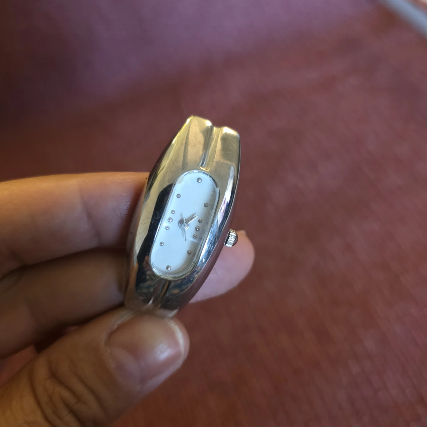 Minimalist Silver-Tone Wristwatch - photo 2