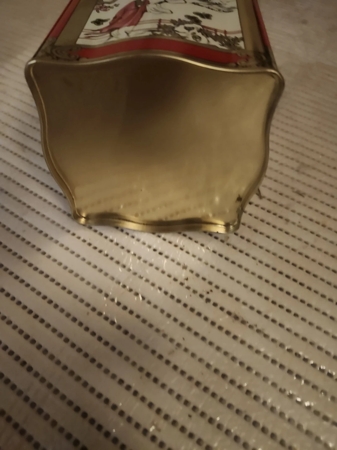 Vintage Decorative Metal Tea Tin - photo 3