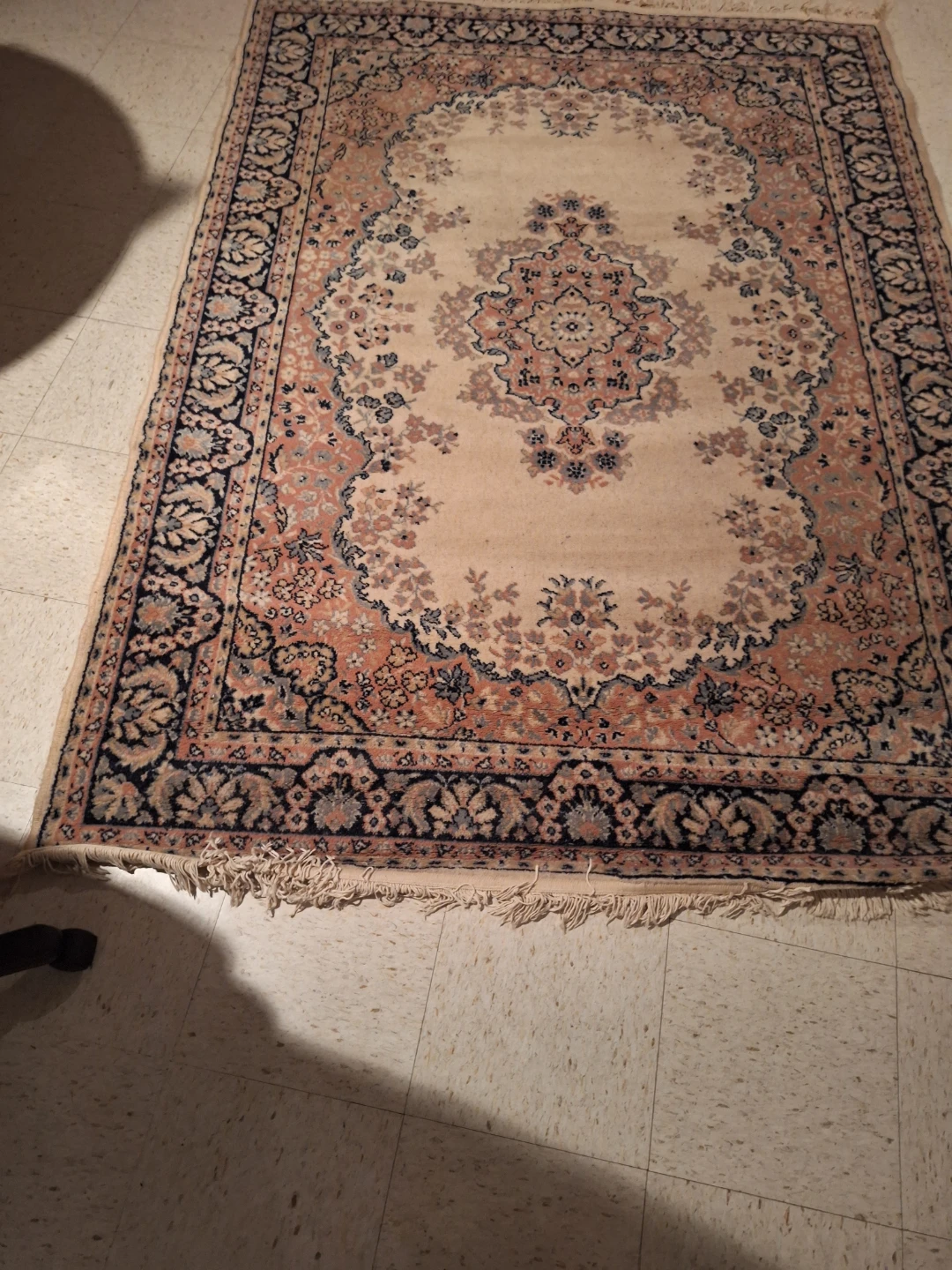 Traditional Persian-style Area Rug - photo 2