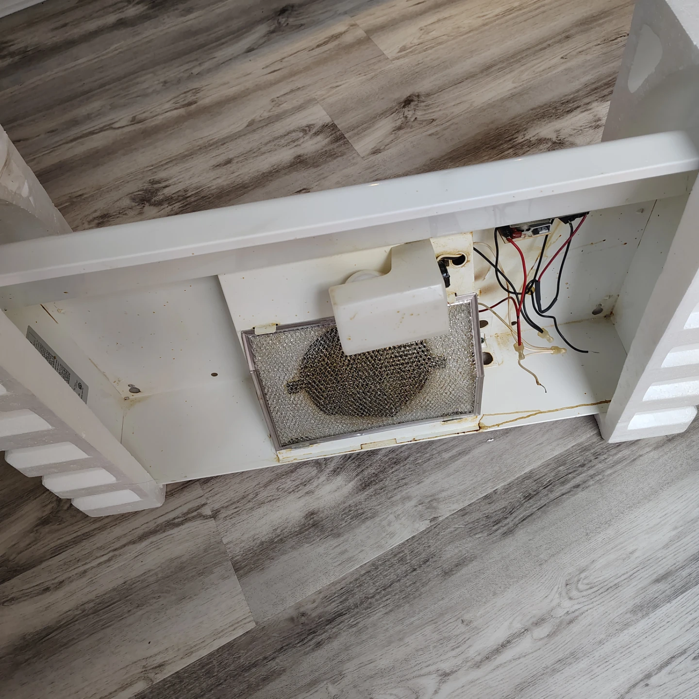 Broan White Range Hood
