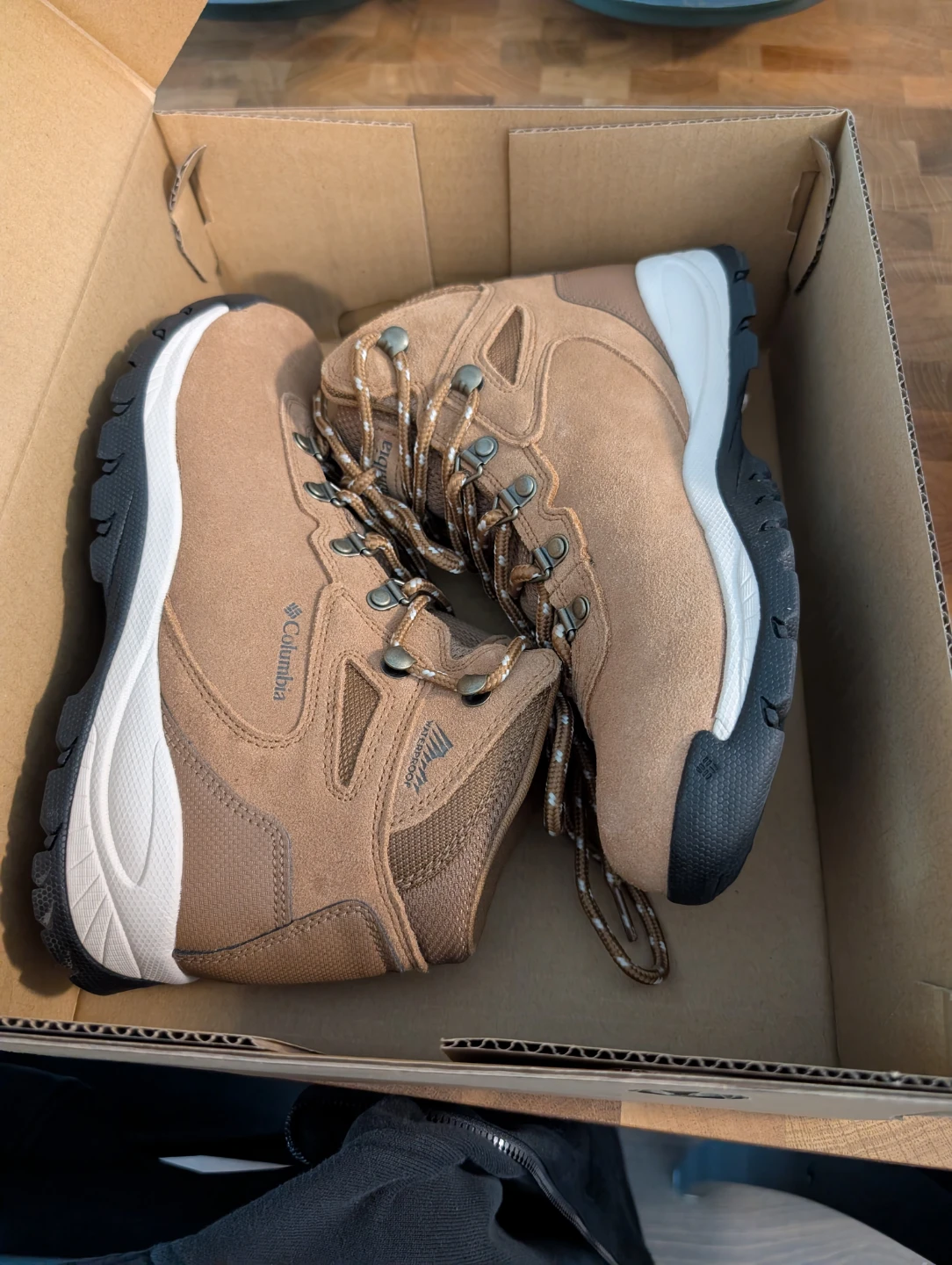 Columbia Newton Ridge Women's Boots Size 8.5