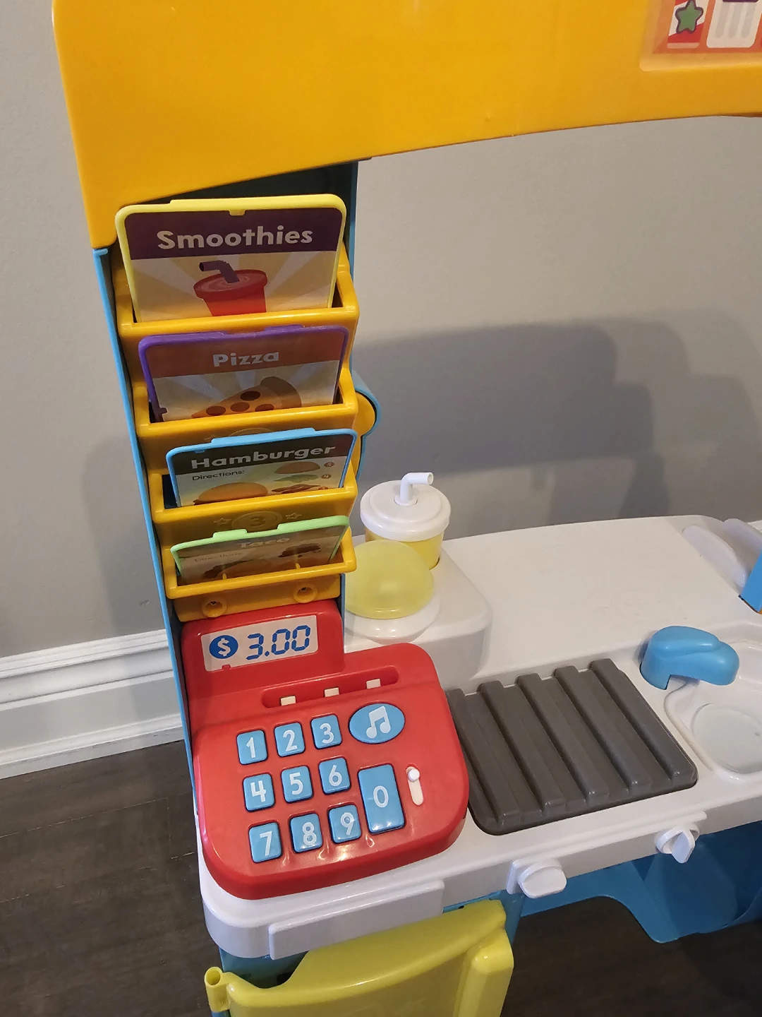 Fisher-Price Laugh & Learn Servin' Up Fun Food Truck - photo 4